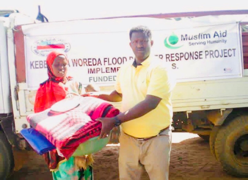 Muslim Aid flood response project distributing relief supplies to families in Fafan Zone